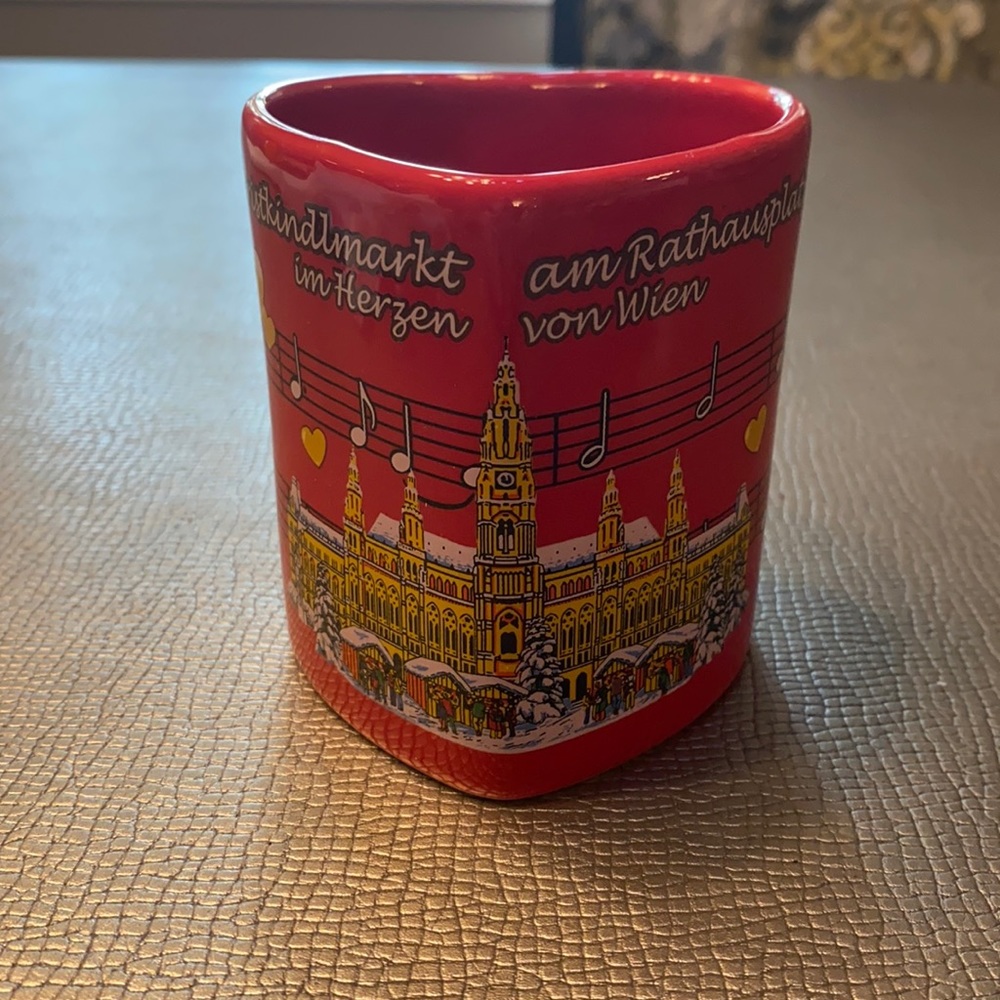 Mohaba hear shaped red mug music
